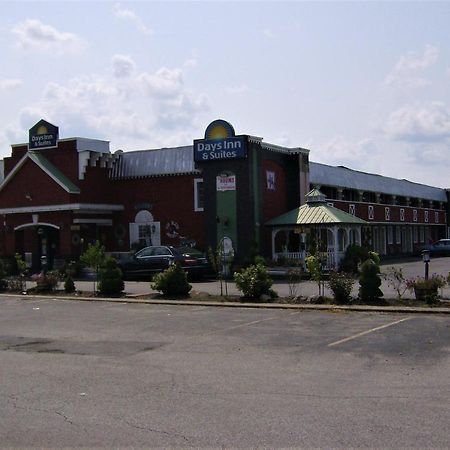 Days Inn & Suites By Wyndham Terre Haute Εξωτερικό φωτογραφία