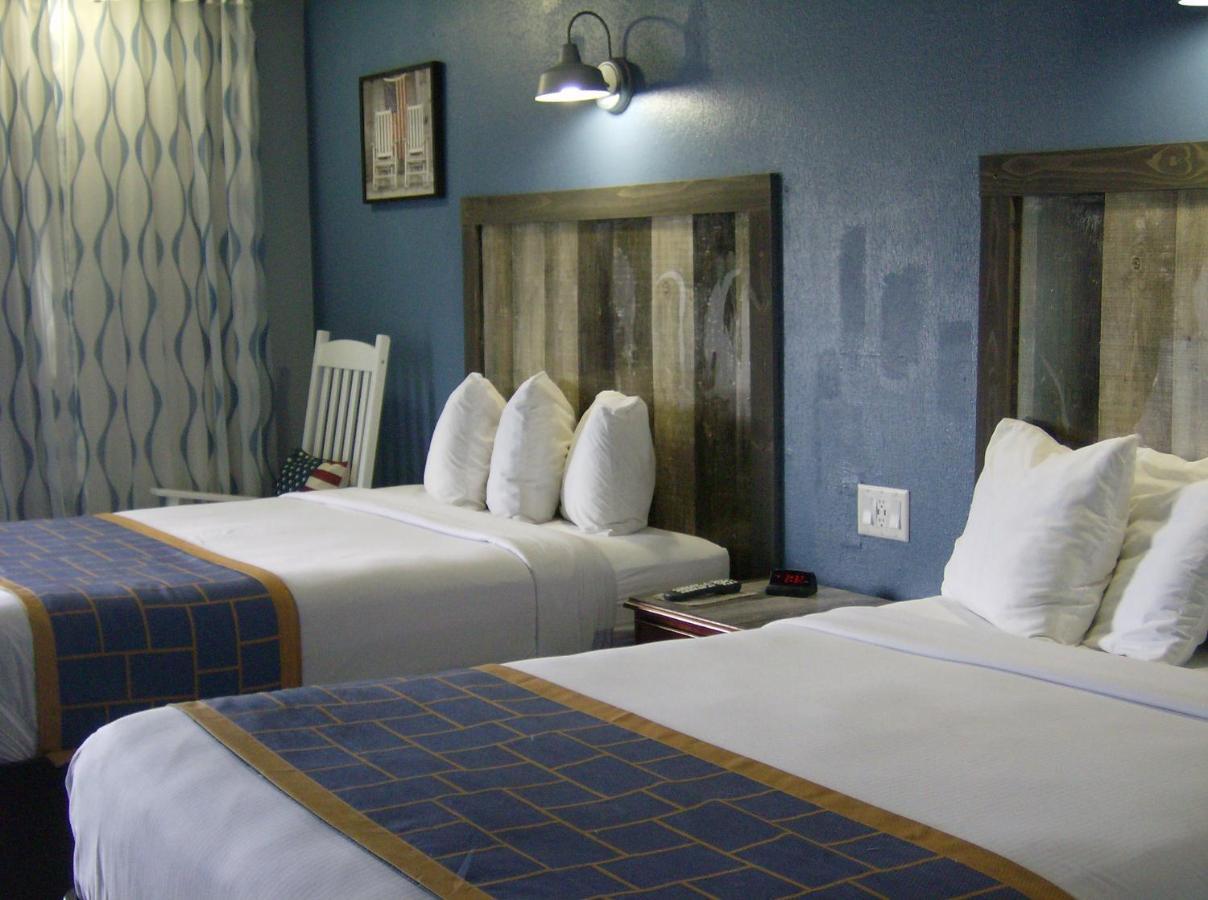 Days Inn & Suites By Wyndham Terre Haute Εξωτερικό φωτογραφία